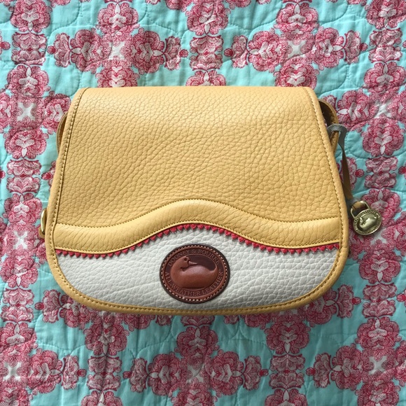 Dooney & Bourke Handbags - Vintage Dooney & Bourke Teton saddle crossbody